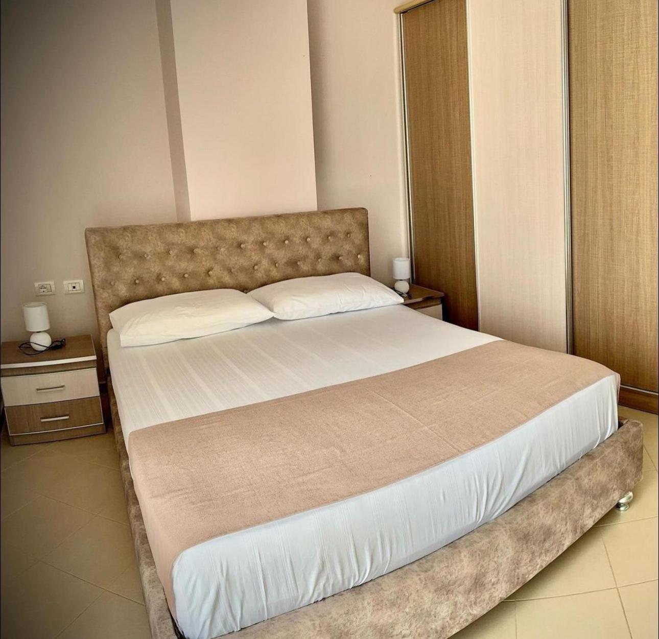 Endy Apartaments Orikumi Exteriér fotografie