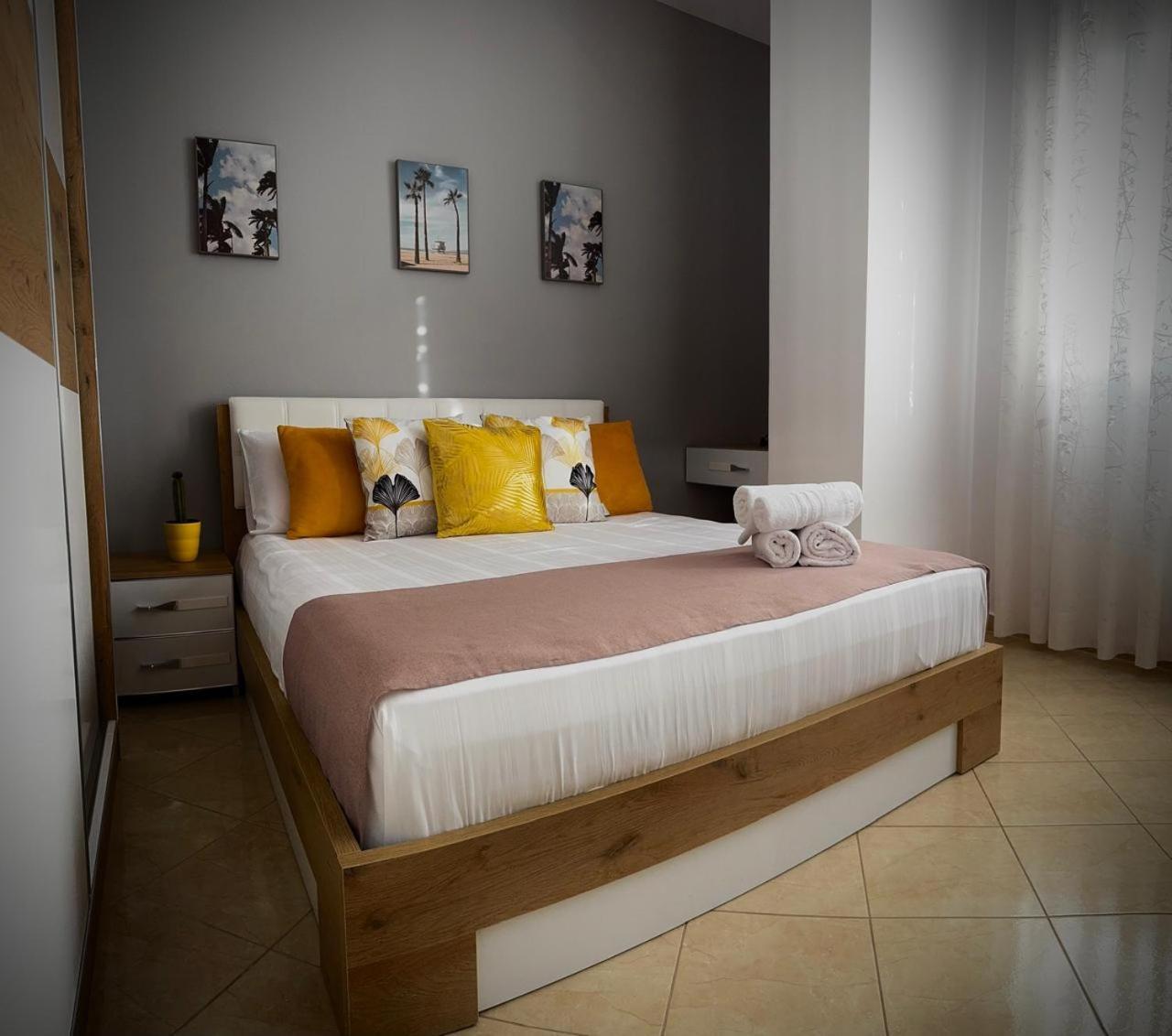 Endy Apartaments Orikumi Exteriér fotografie